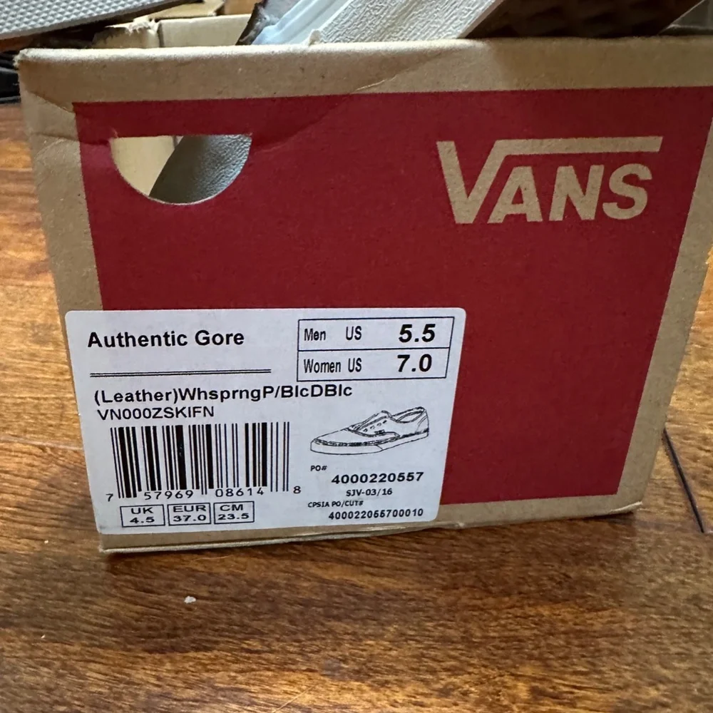 VANS Authentic Gore - Leather - Stud [NIB] - Picture 2 of 5